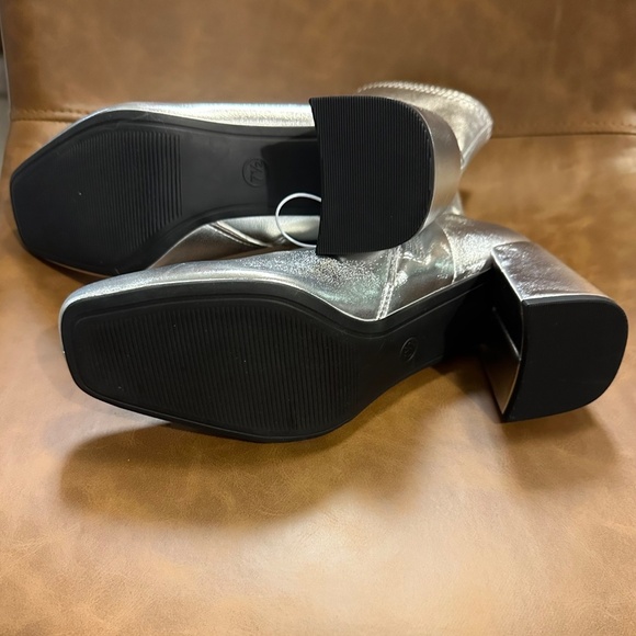 A New Day Pippa Silver Boots. Chunky Heel - Picture 5 of 5